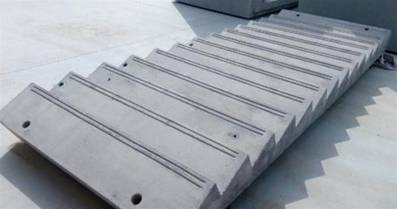 預制外墻板接縫防水處理的施工要點(diǎn)：